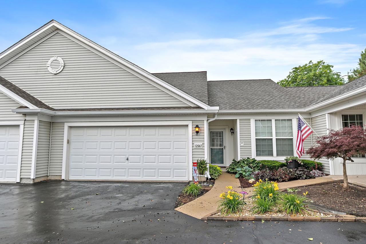 12587 Rock Island Tr., Huntley, IL 60142