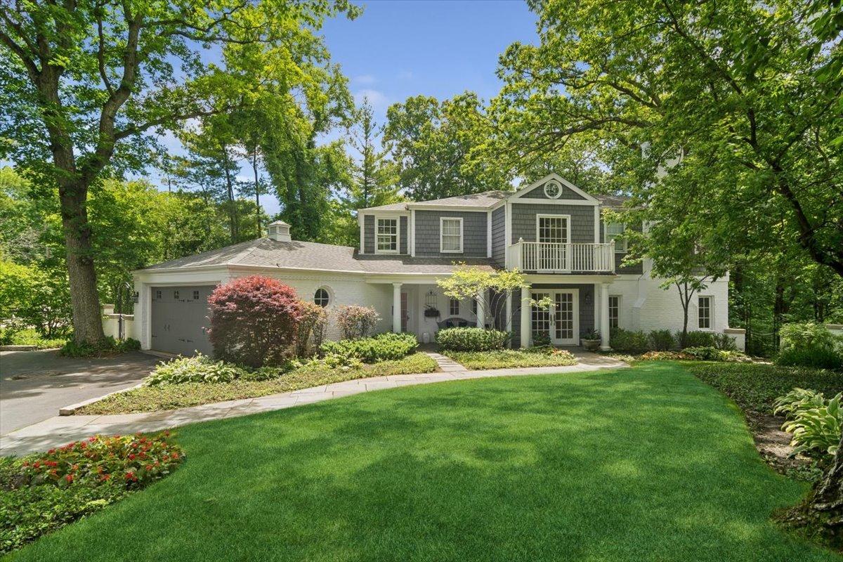 955 Wildwood Ln., Highland Park, IL 60035