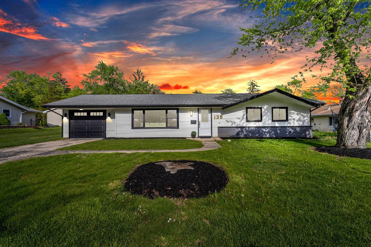 135 S Walnut Ln., Schaumburg, IL 60193
