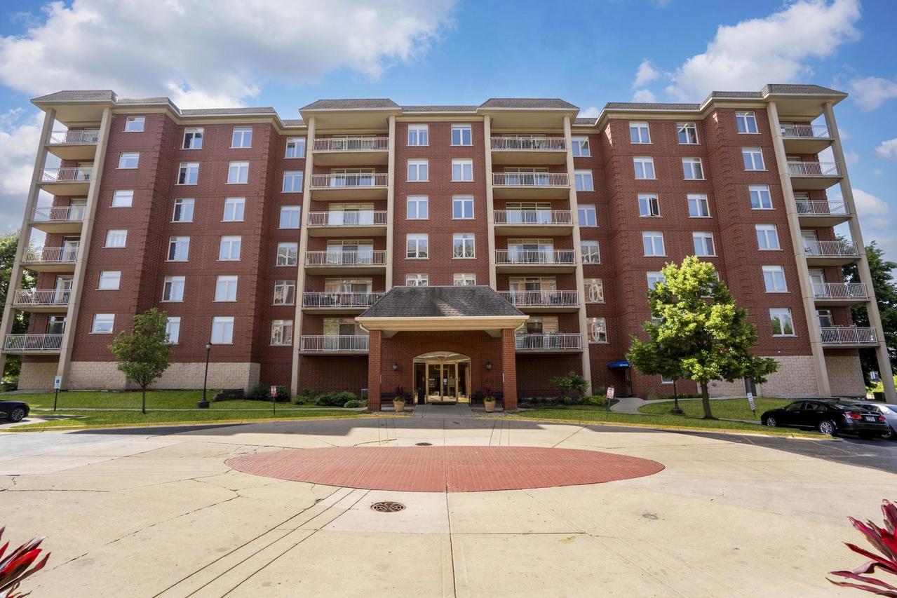 8340 Callie Ave. #104, Morton Grove, IL 60053