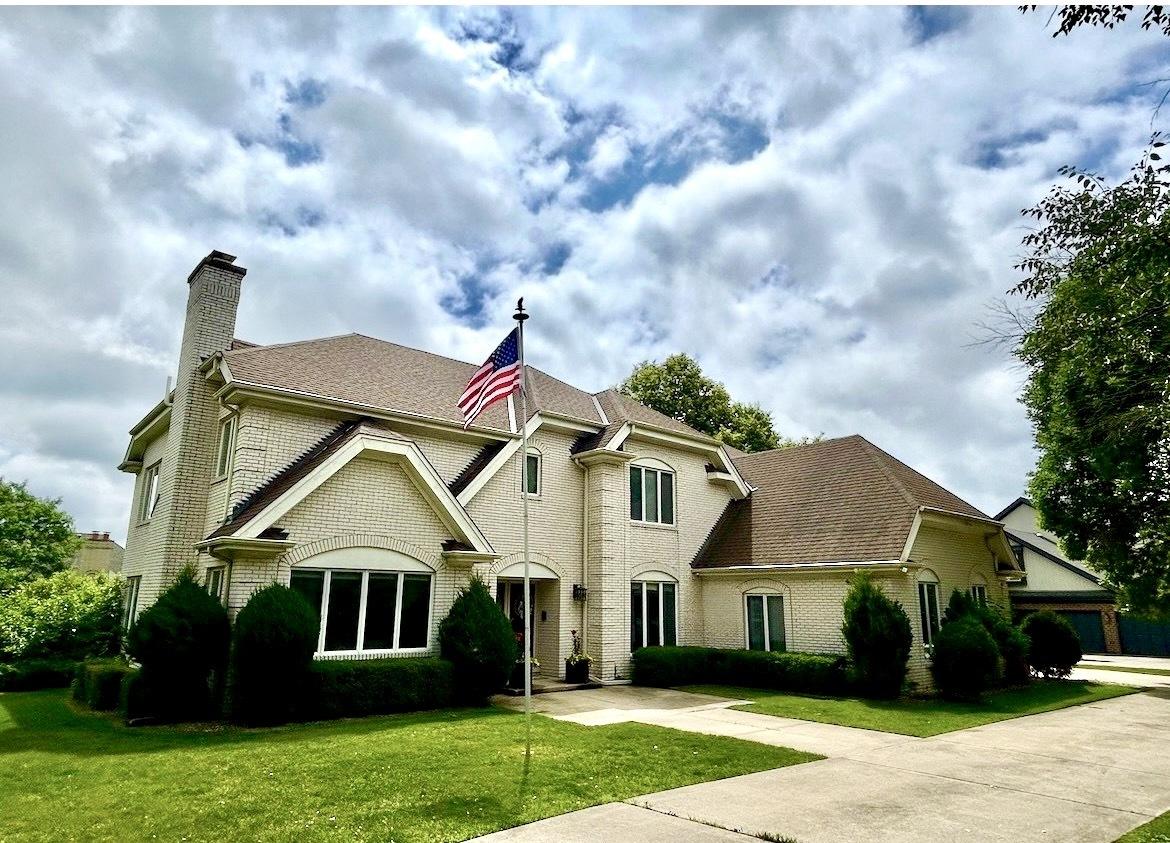 6402 Manor Dr., Burr Ridge, IL 60527