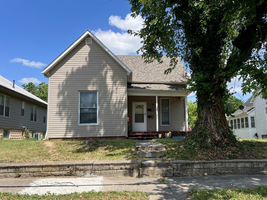 224 S 20th St., Murphysboro, IL 62966