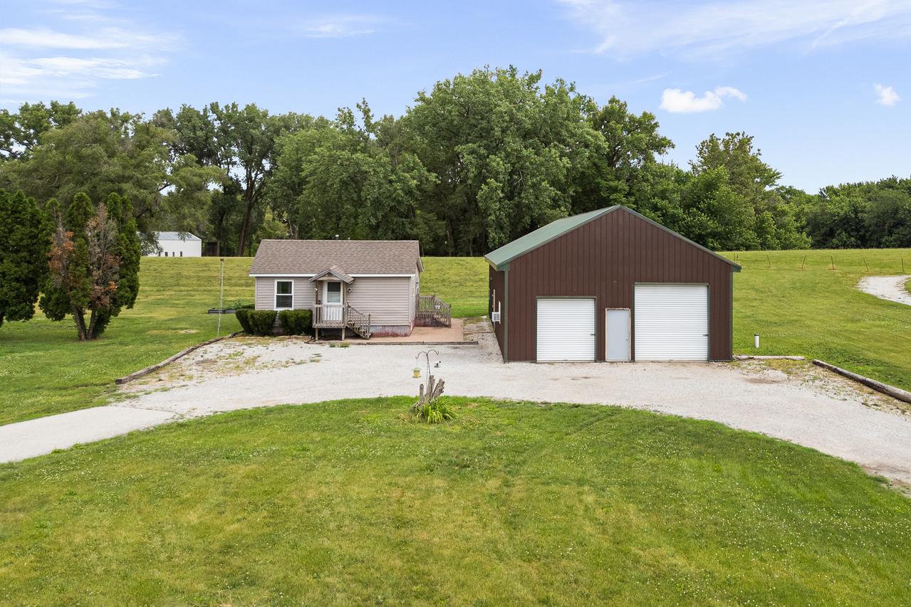 2303 Big Island Pkwy., Milan, IL 61264