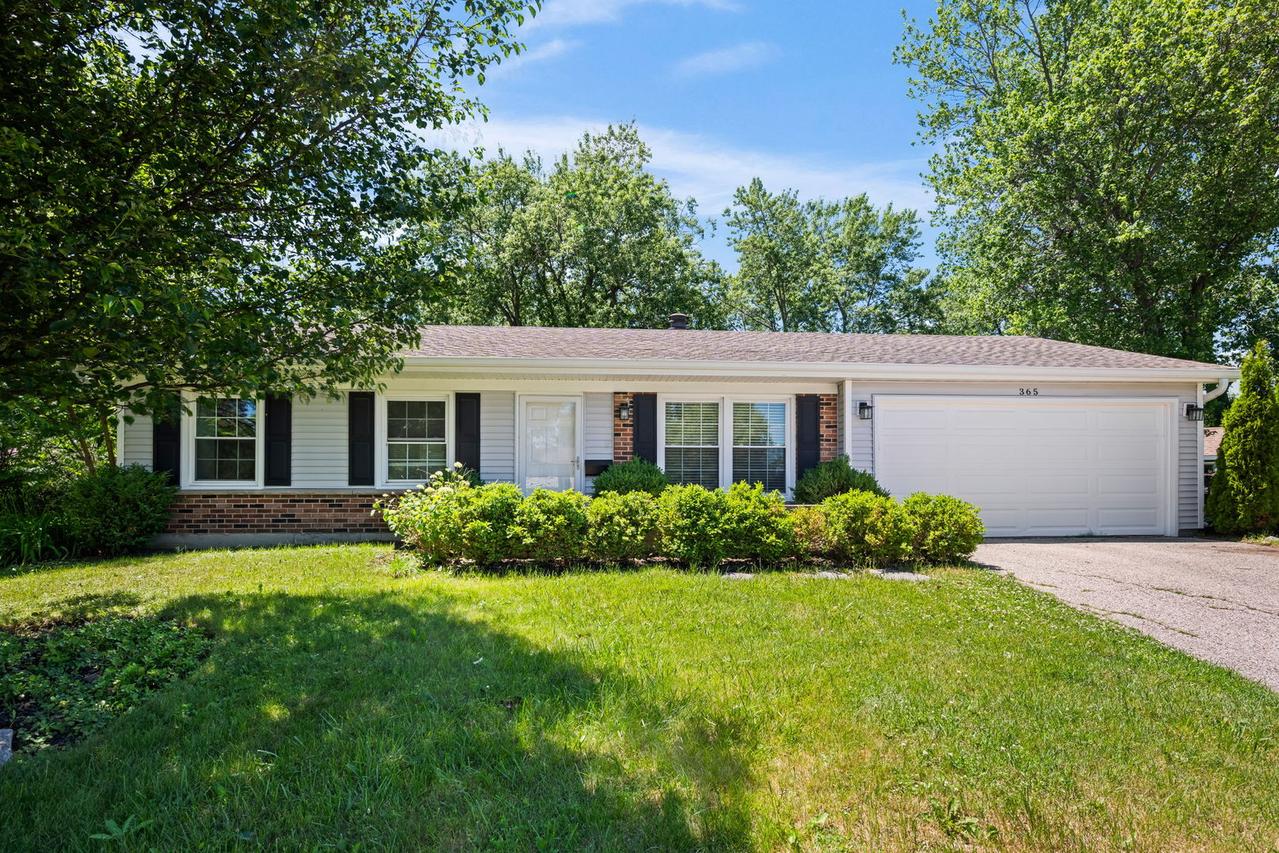 365 Pebble Creek Dr., Lake Zurich, IL 60047
