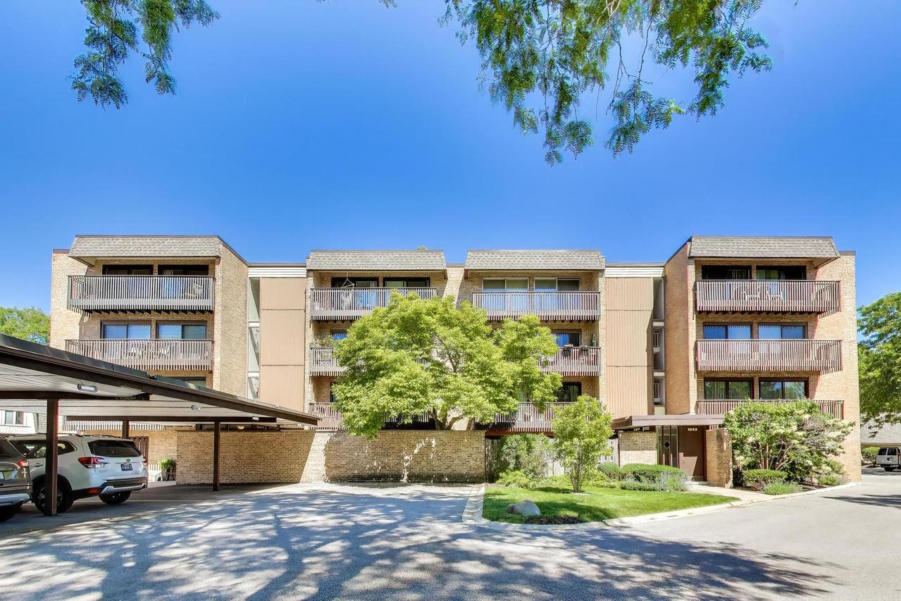 1845 Tanglewood Dr. #3D, Glenview, IL 60025