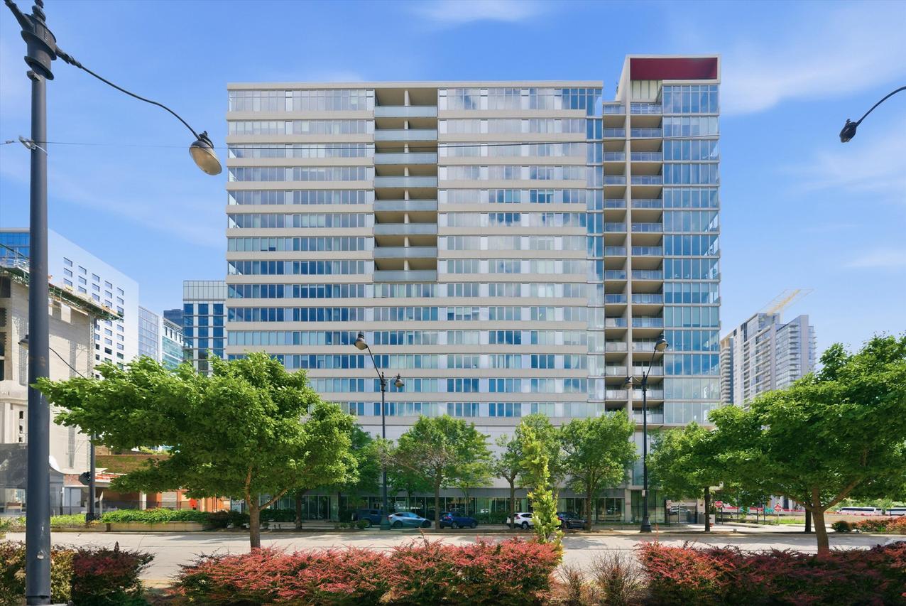 659 W Randolph St. #1005, Chicago, IL 60661