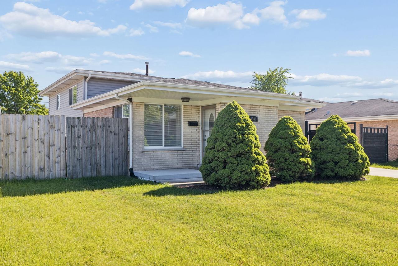 4343 Henry St., Oak Forest, IL 60452