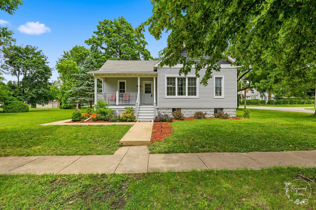 423 E Front St., Gilman, IL 60938