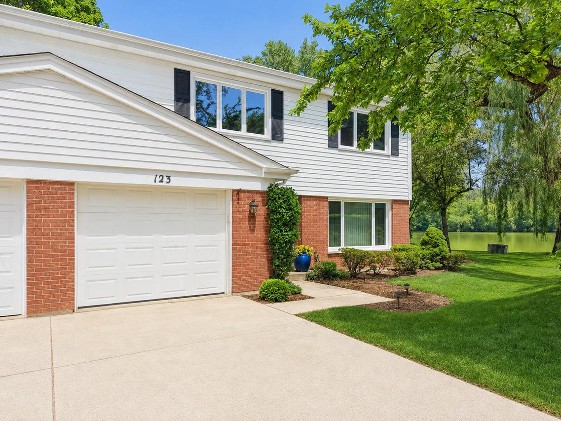 123 N Peartree Ln., Arlington Heights, IL 60004