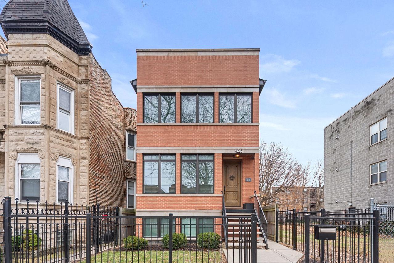 4223 S Wabash Ave., Chicago, IL 60653