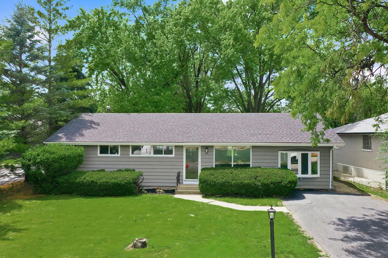 221 Sky Hill Rd., Wauconda, IL 60084