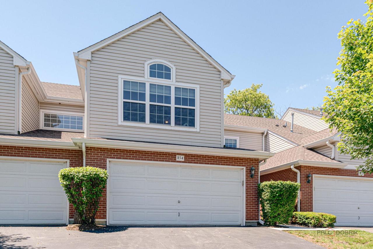 854 Old Checker Rd., Buffalo Grove, IL 60089