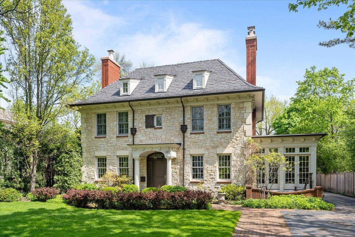 127 Glenwood Ave., Winnetka, IL 60093