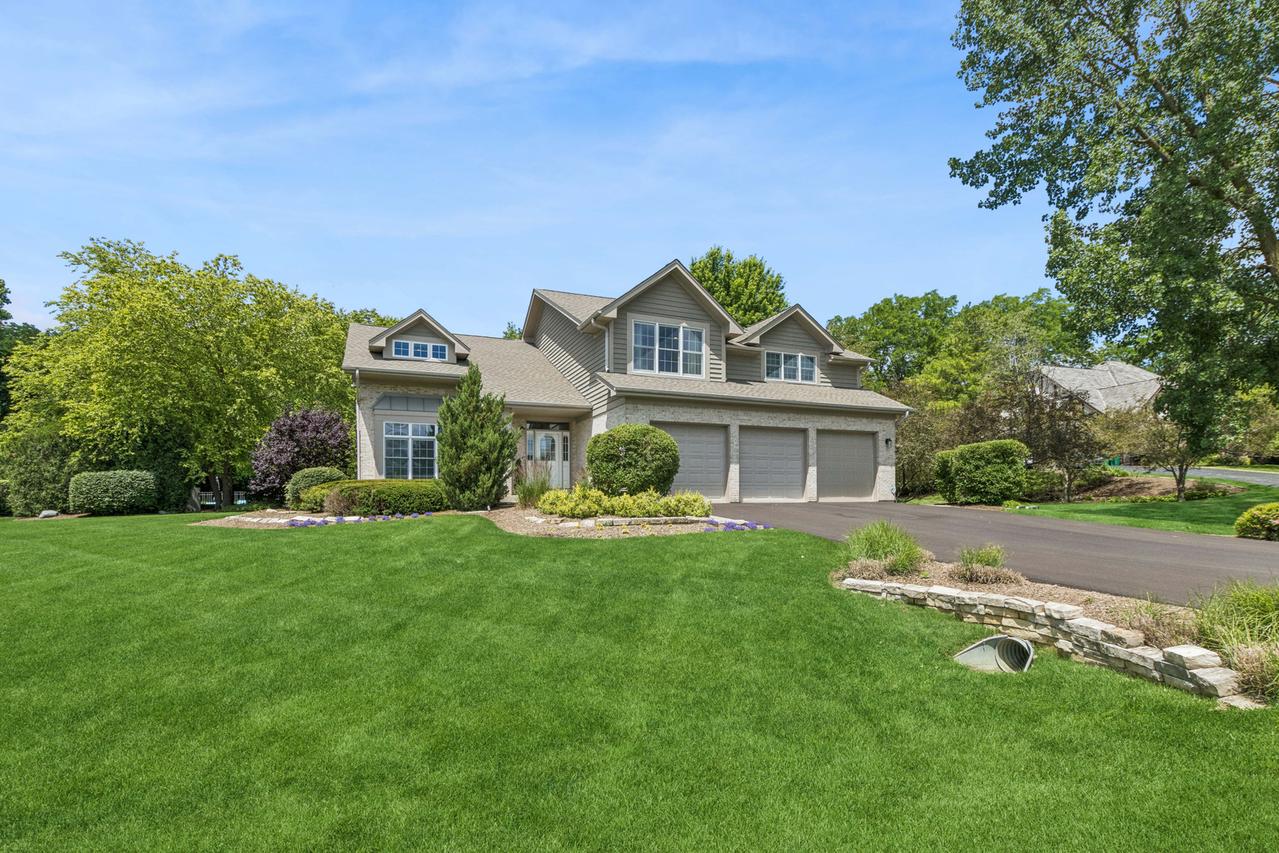 21 Seneca Ave., Hawthorn Woods, IL 60047