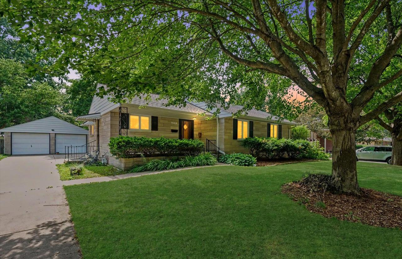 2112 Boudreau Dr., Urbana, IL 61801
