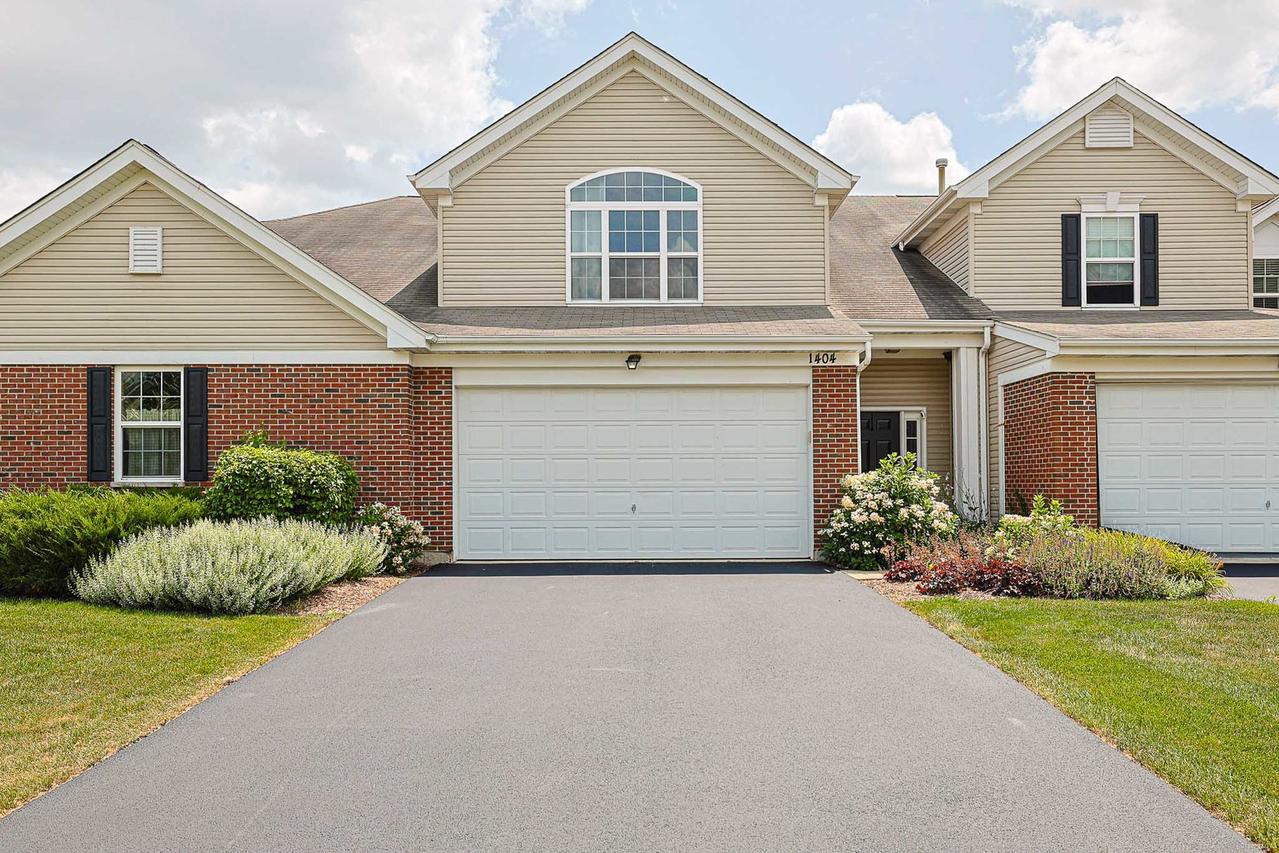 1404 Draper Rd. #24-2, Mchenry, IL 60050