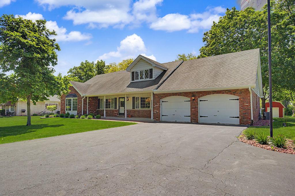 24364 S Volbrecht Rd., Crete, IL 60417