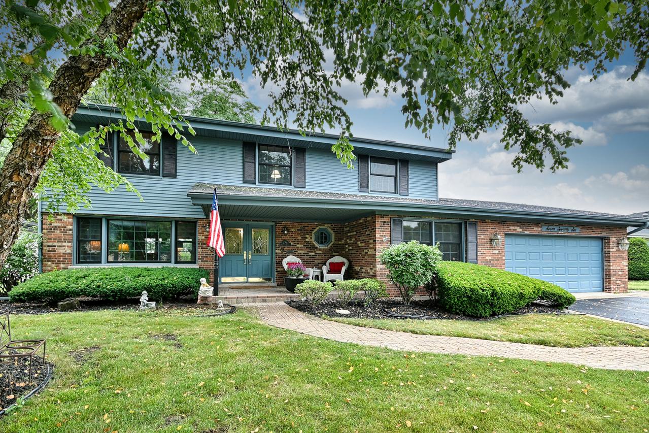 776 S Stuart Ave., Elmhurst, IL 60126