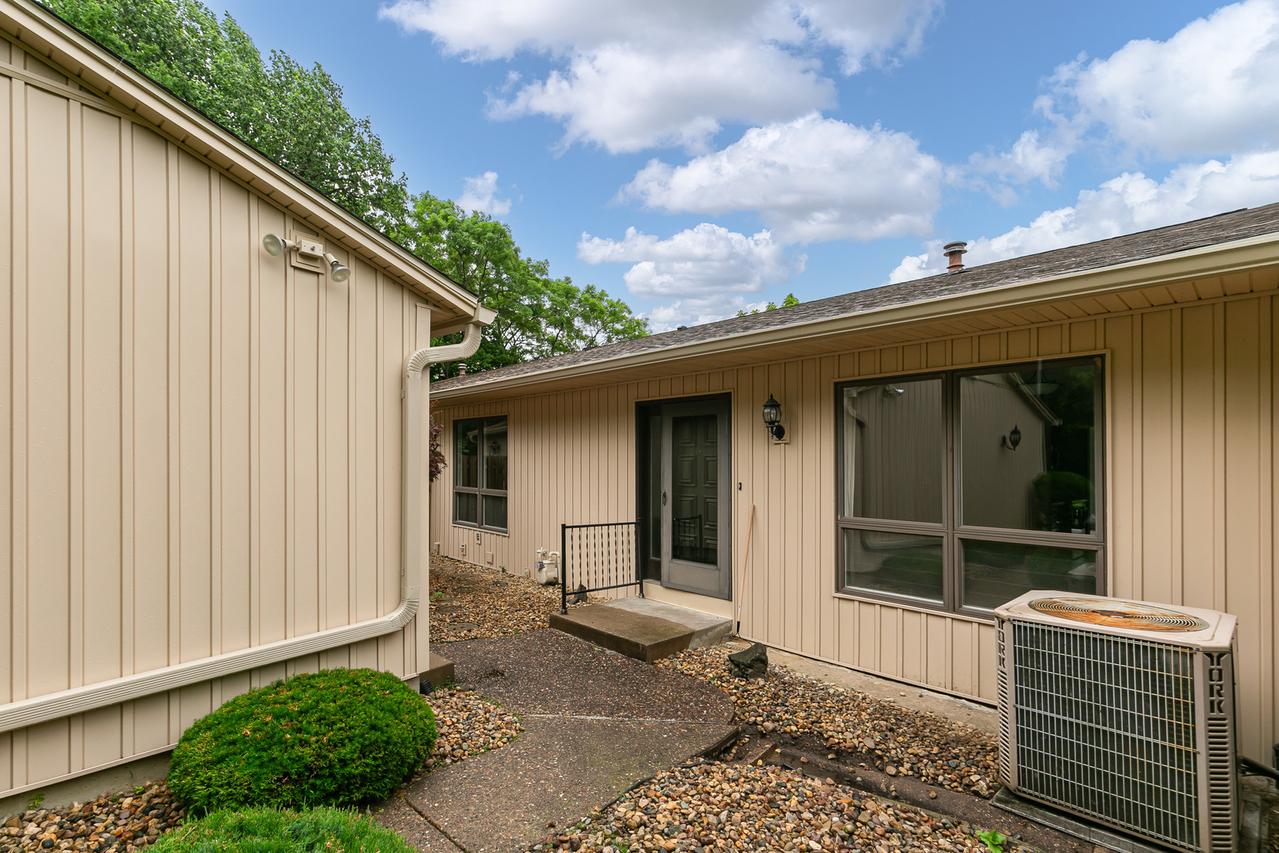 3362 Park 16th St., Moline, IL 61265