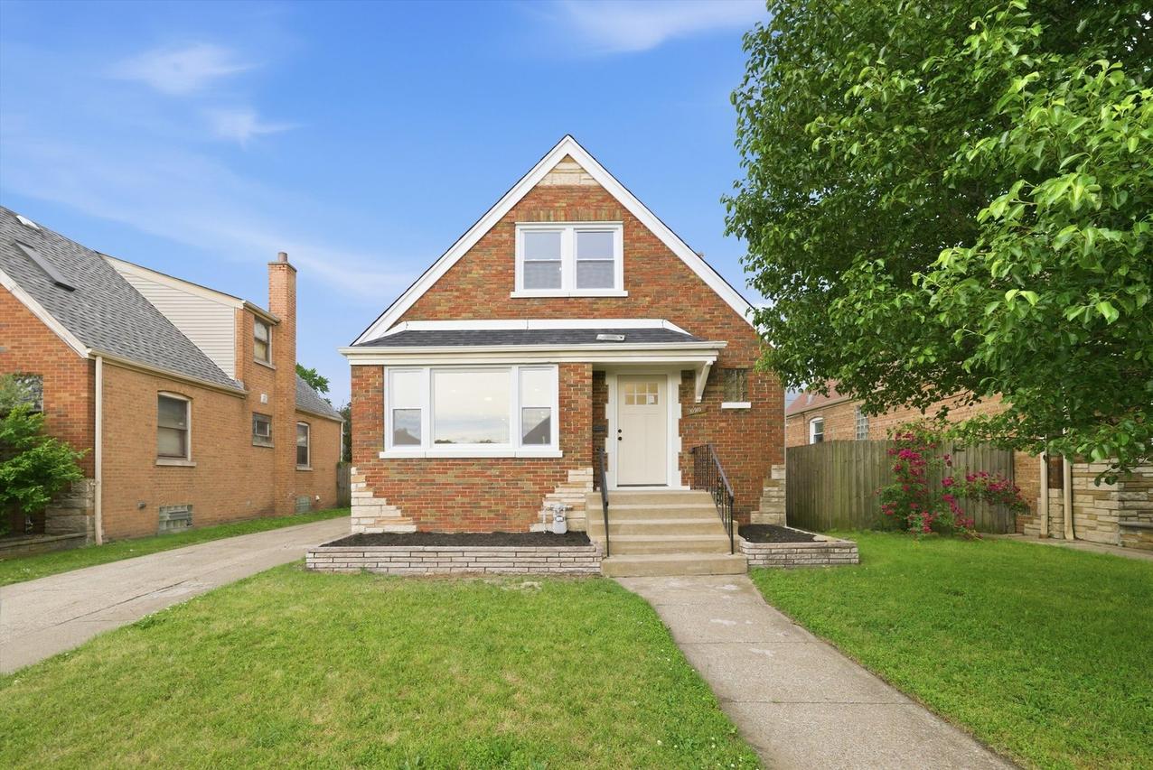 10910 S Avenue L, Chicago, IL 60617