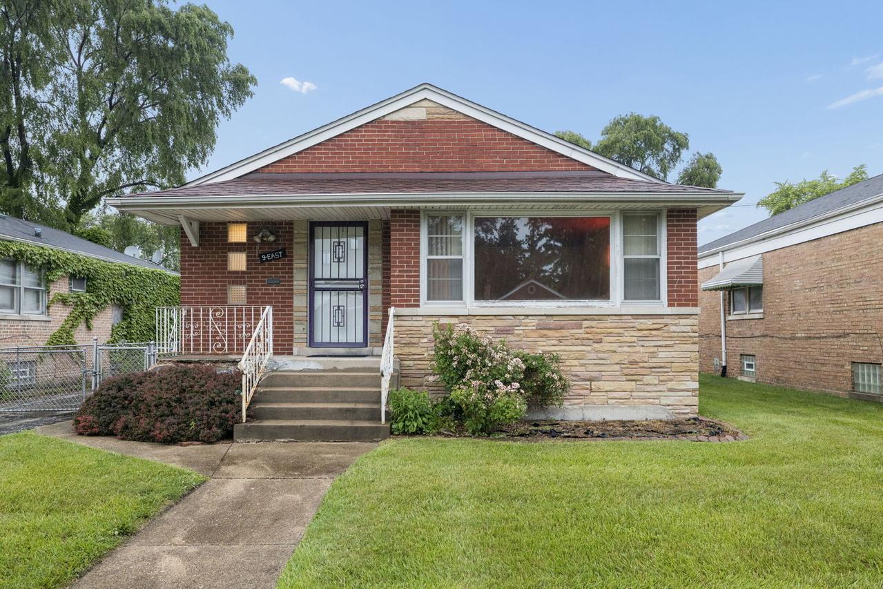 9 E 144th St., Riverdale, IL 60827