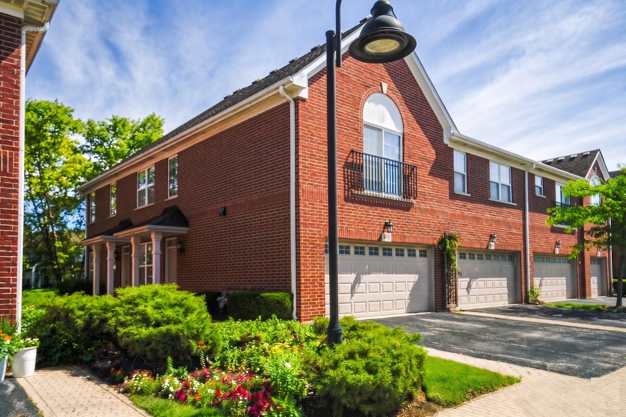 974 Kensington Dr., Northbrook, IL 60062