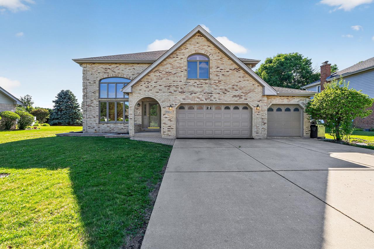 19902 Green Meadows Pkwy., Mokena, IL 60448