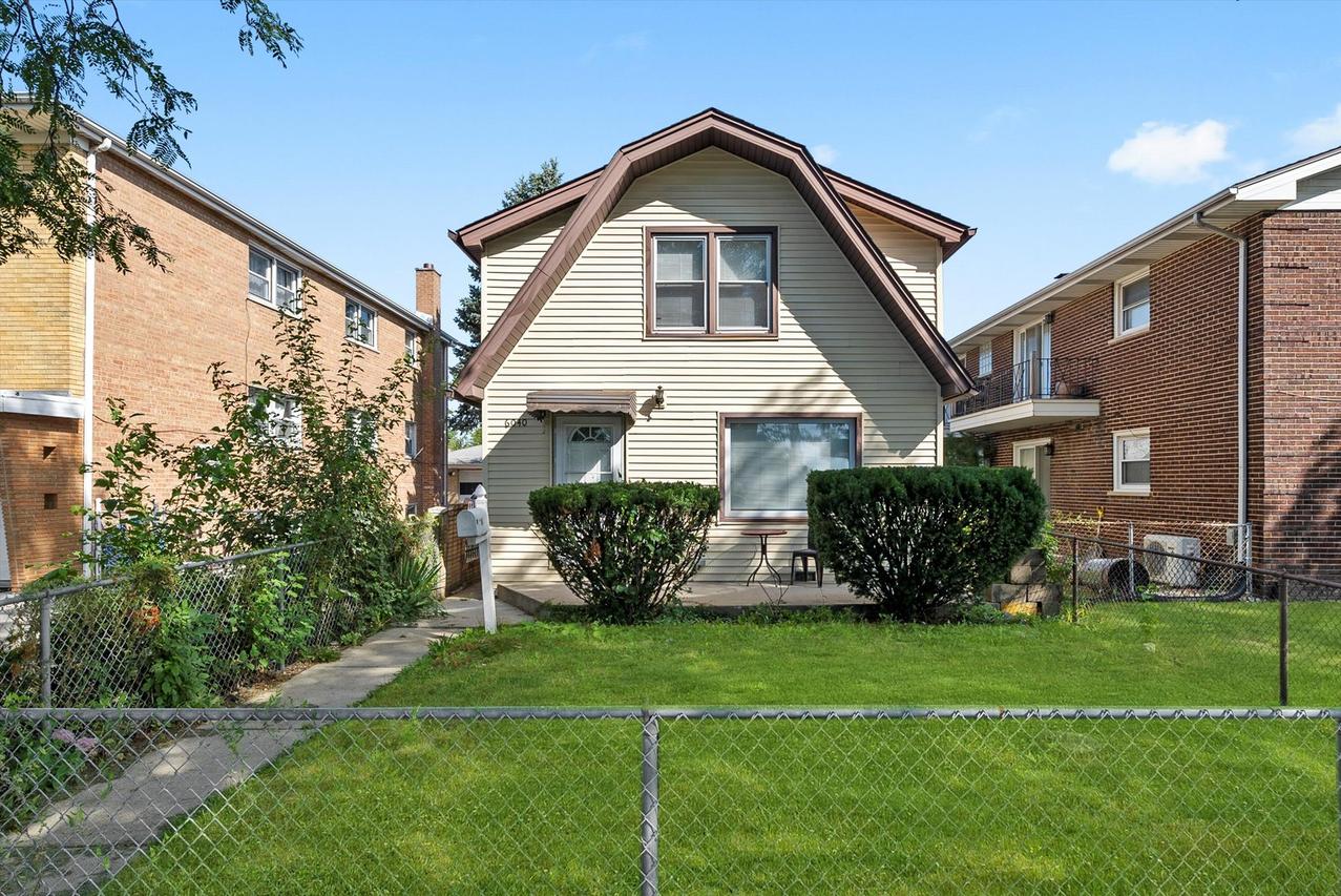 6040 W 79th St., Burbank, IL 60459