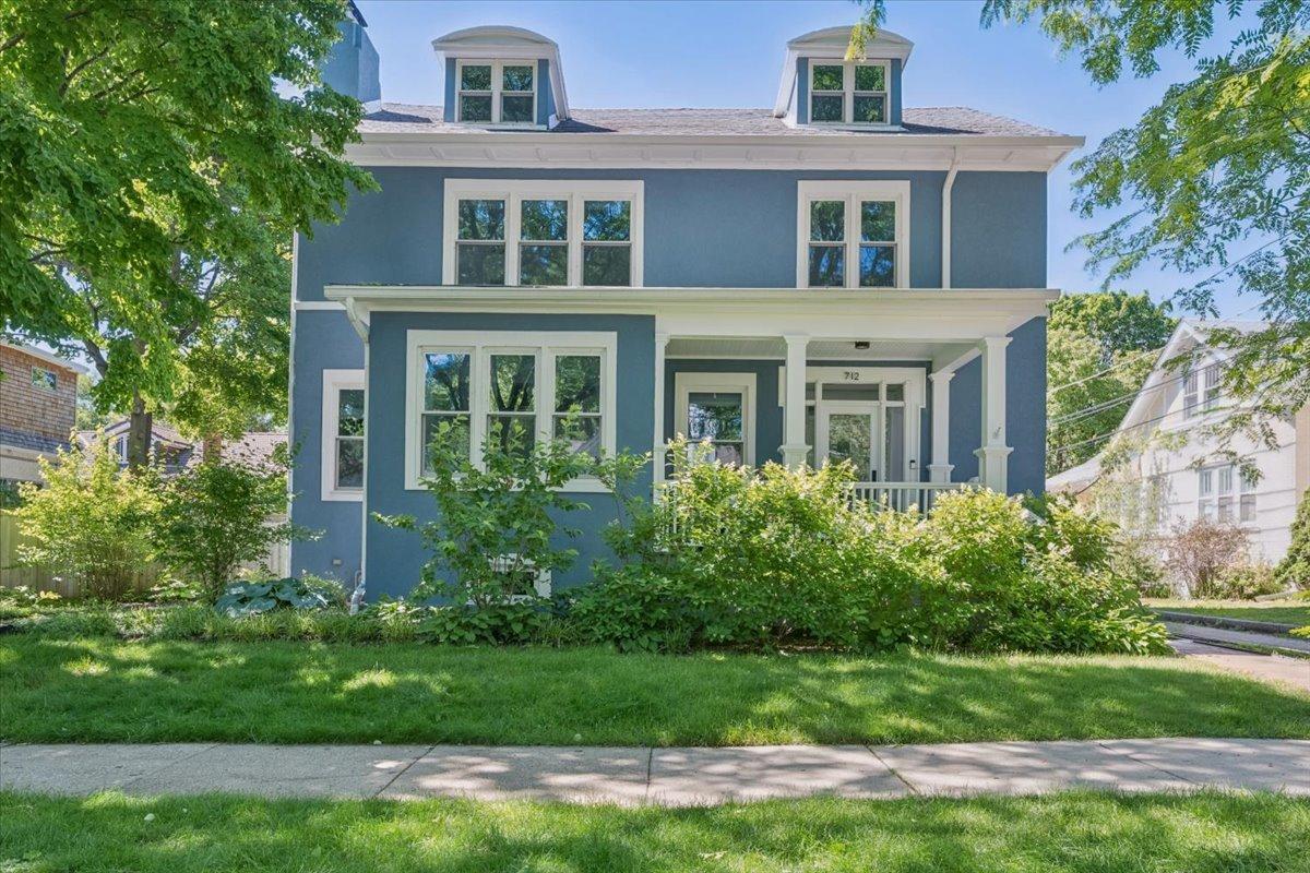712 Ingleside Pl., Evanston, IL 60201
