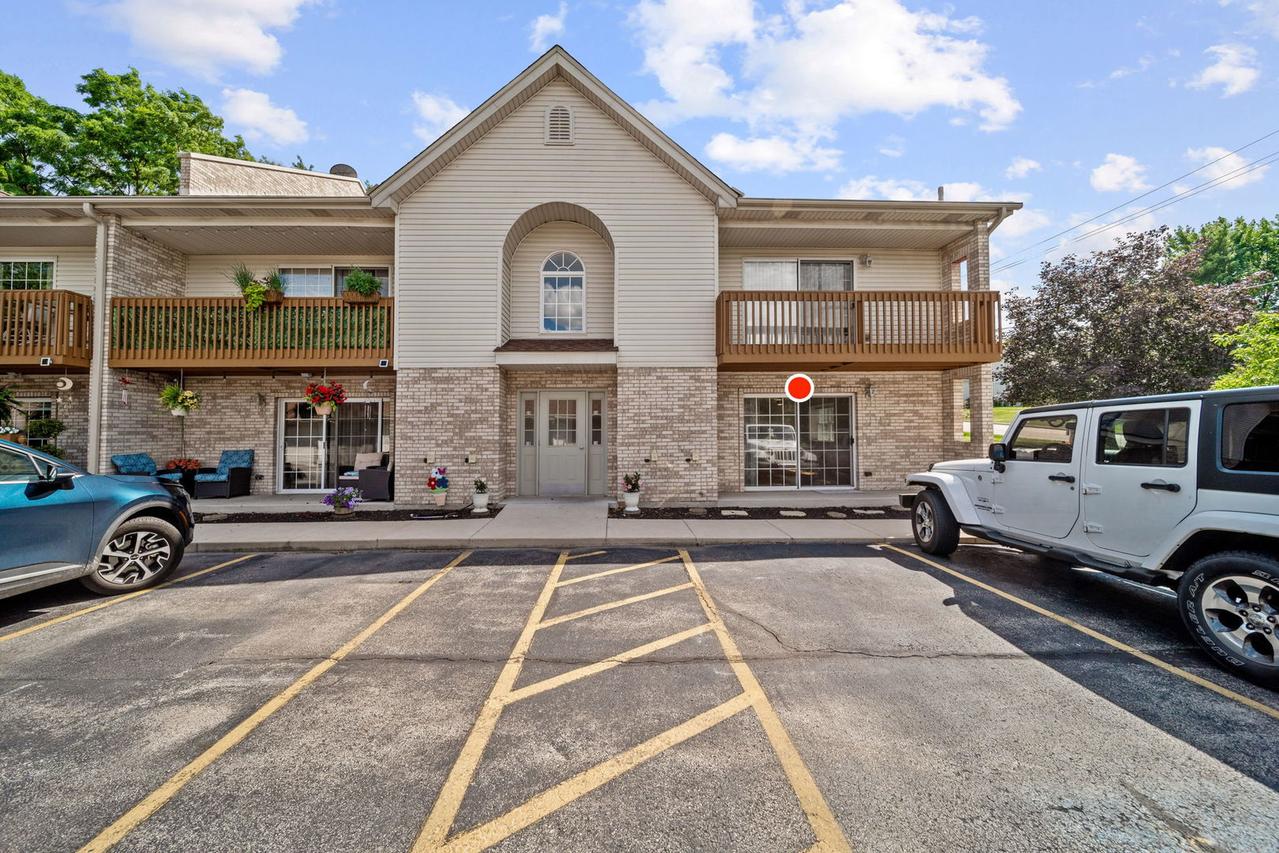 800 Madison St. #1A, Lockport, IL 60441