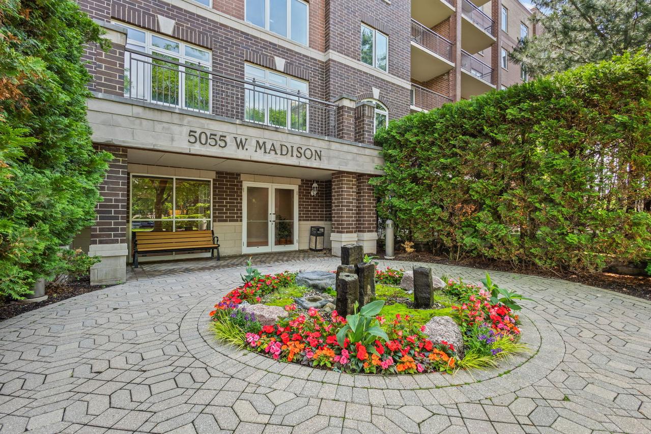 5055 Madison St. #403, Skokie, IL 60077