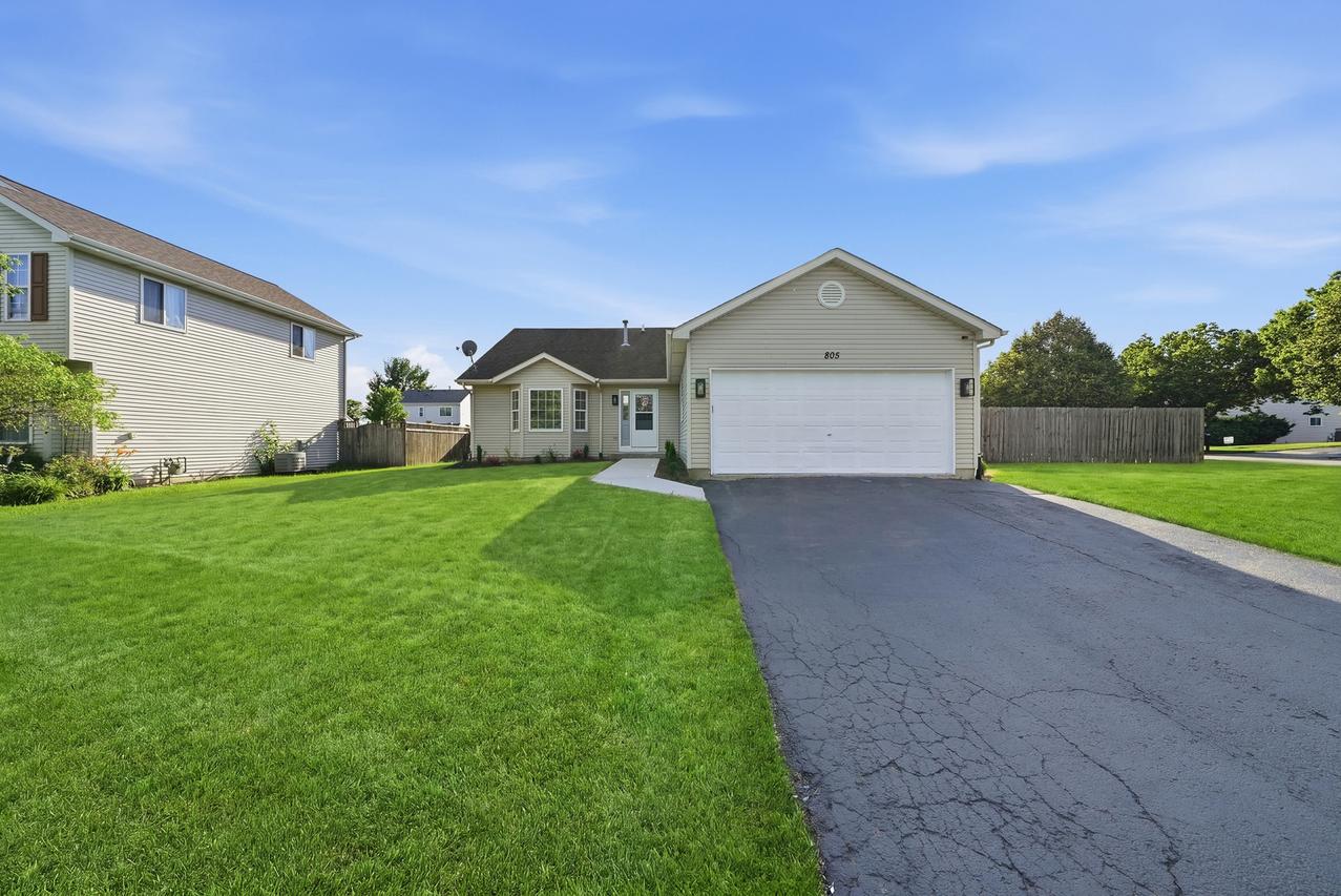 805 Thorn Creek Dr., Joliet, IL 60436