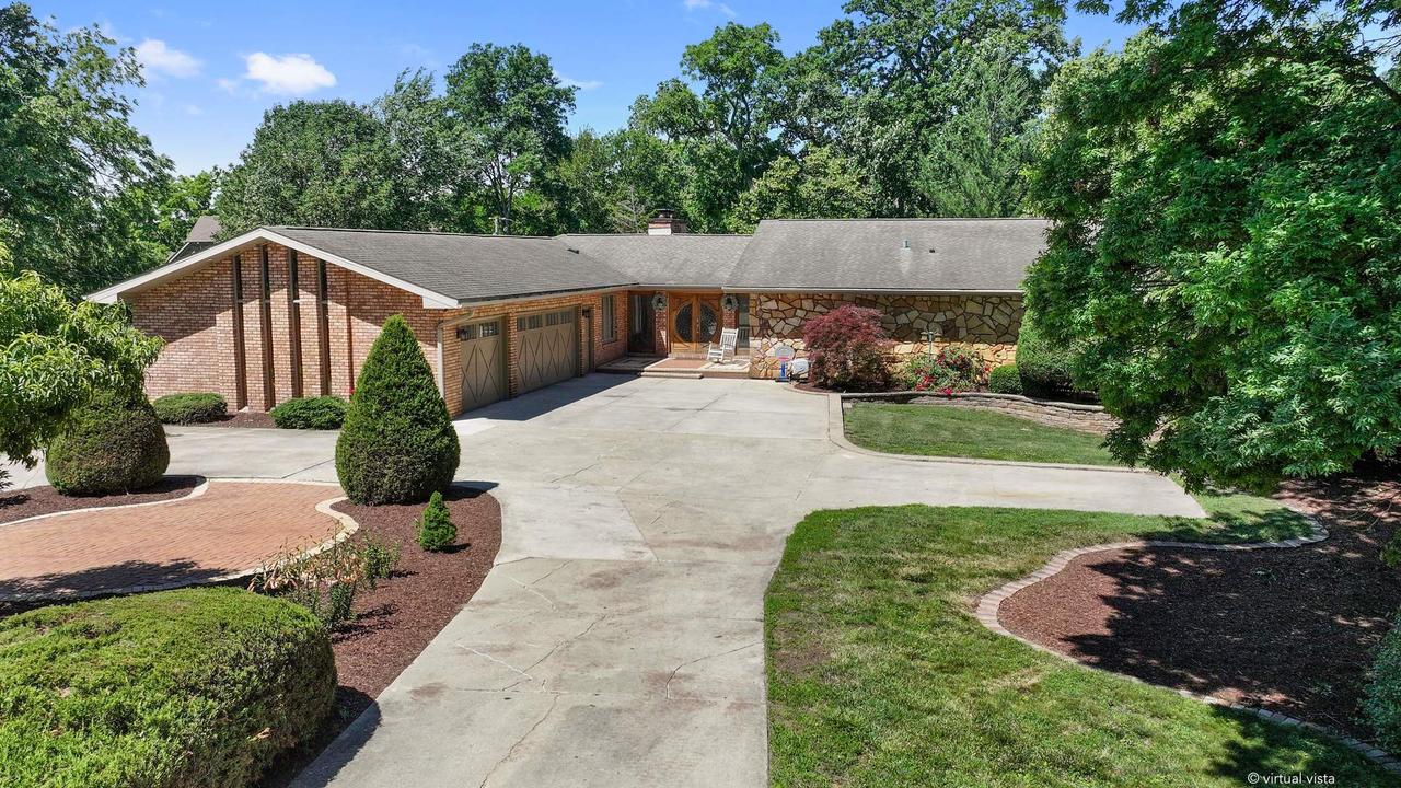 5N750 Medinah Rd., Medinah, IL 60157