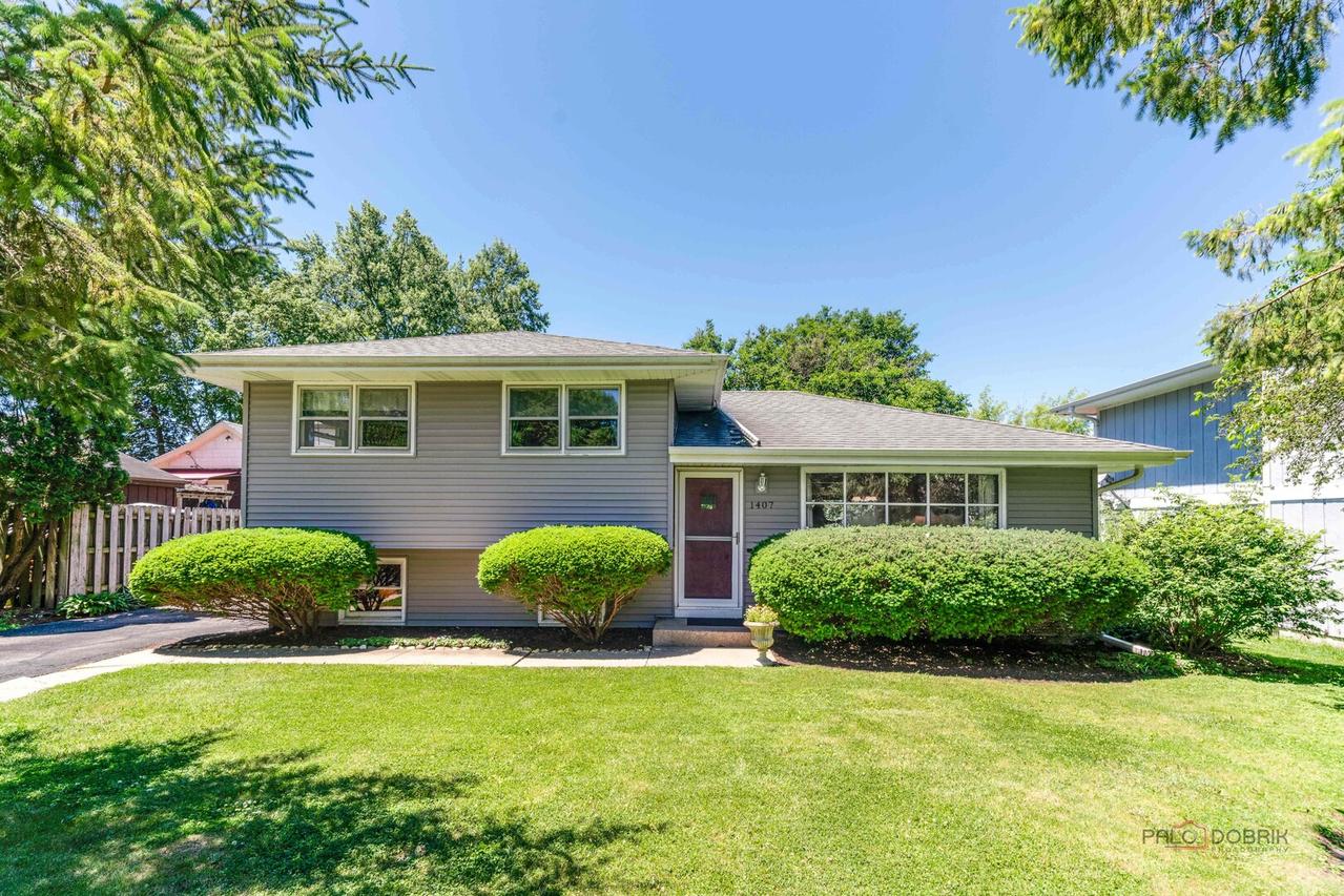 1407 Washington St., Lake In The Hills, IL 60156