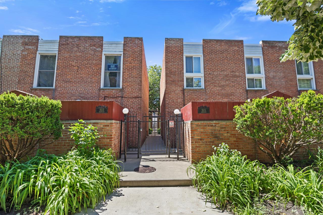 1615 W Greenleaf Ave. #F, Chicago, IL 60626