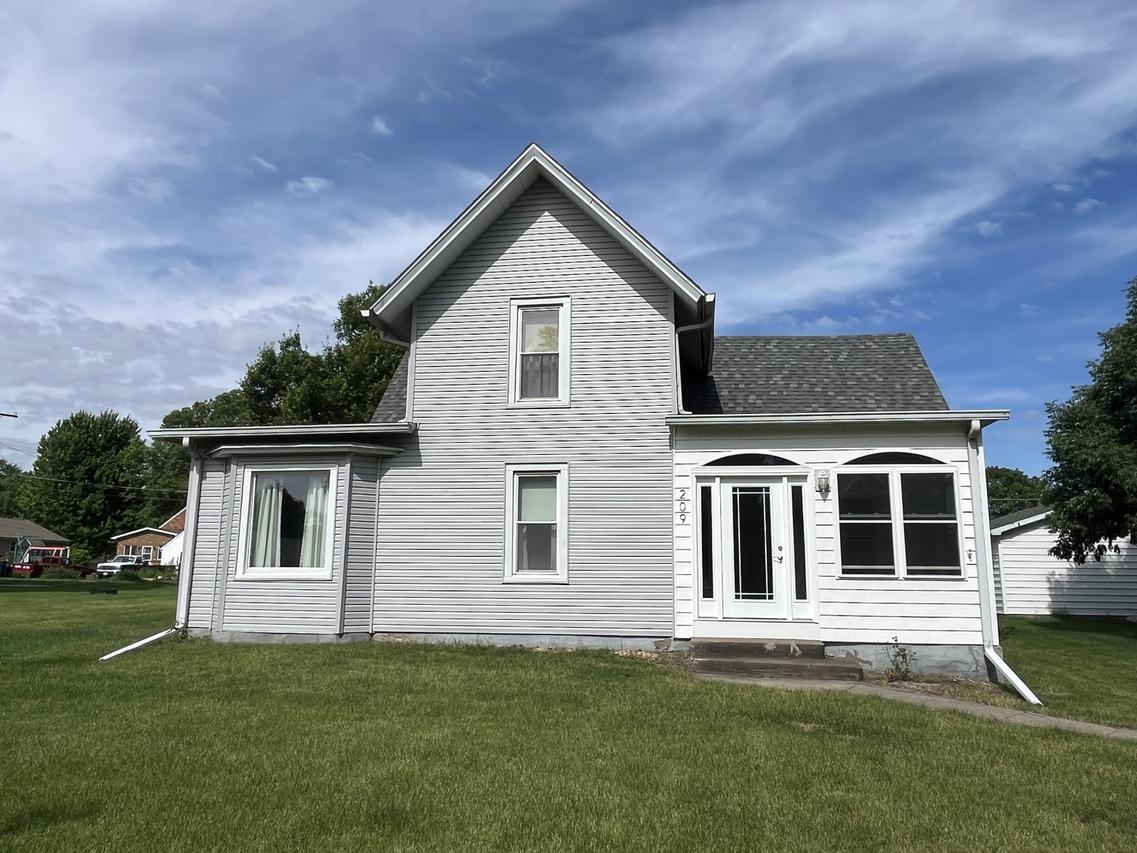 209 N School St., Atkinson, IL 61235