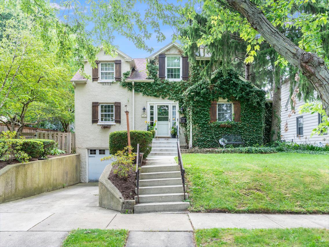45 S Julian St., Naperville, IL 60540