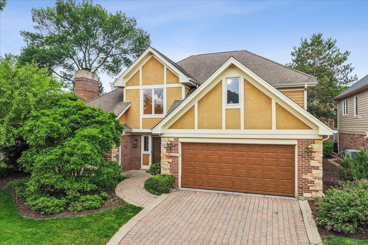 313 Rivershire Ct., Lincolnshire, IL 60069
