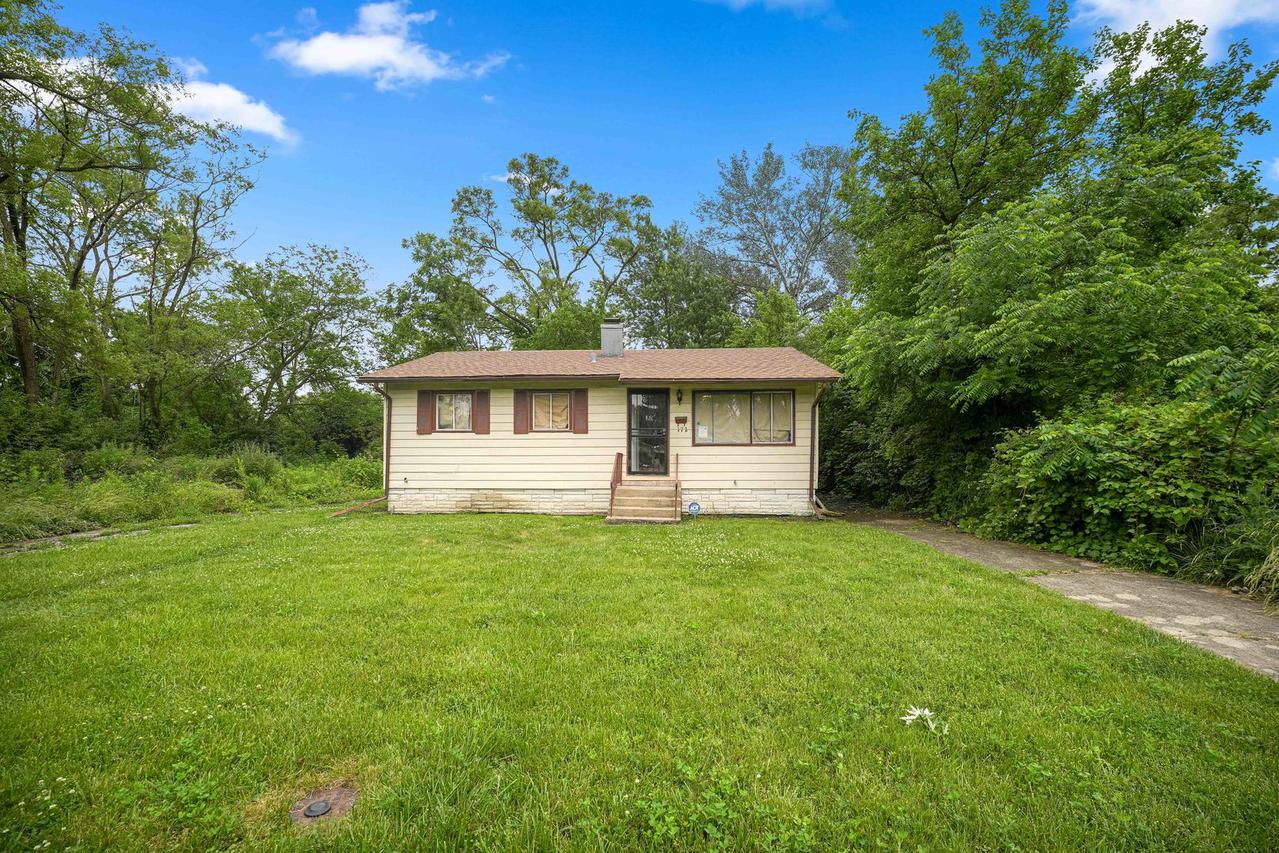 172 W 158th St., Harvey, IL 60426