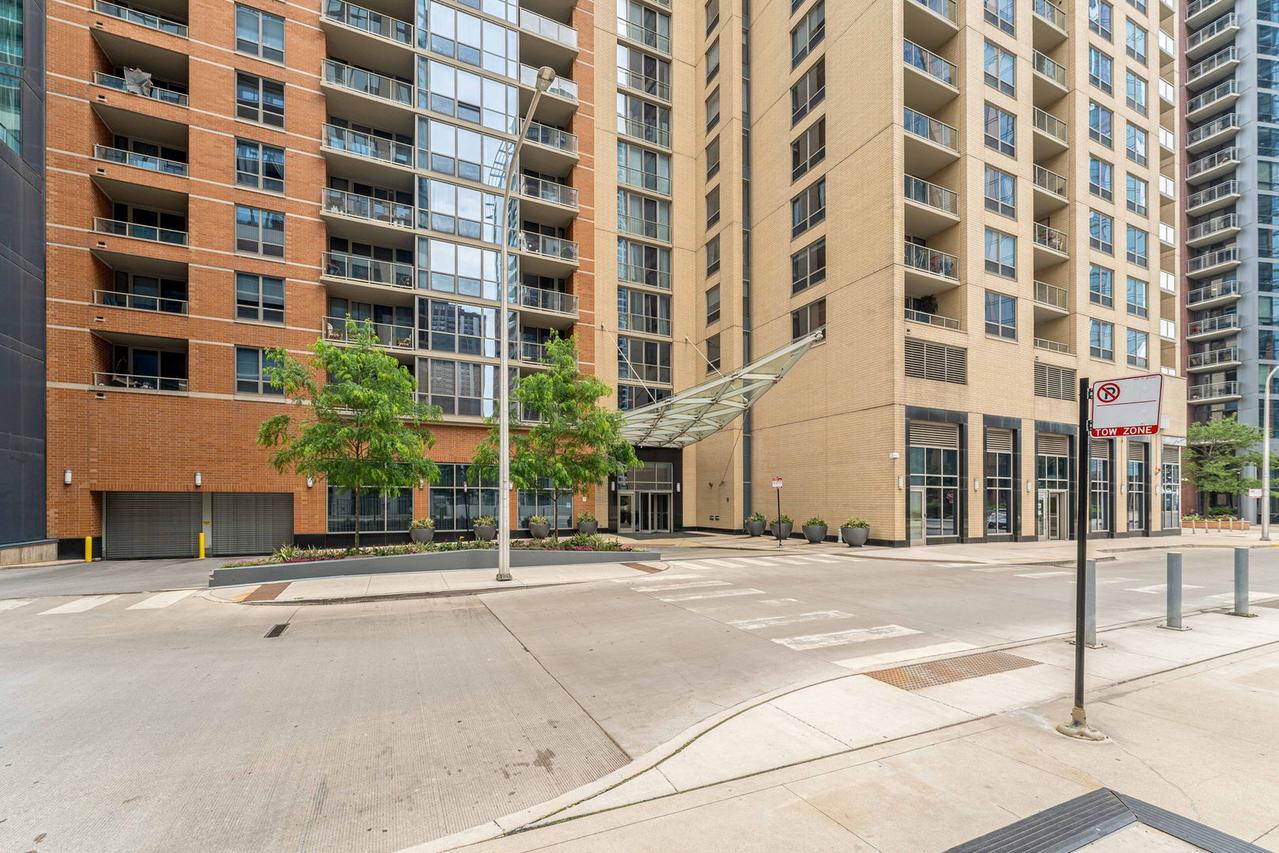 420 E Waterside Dr. #1802, Chicago, IL 60601