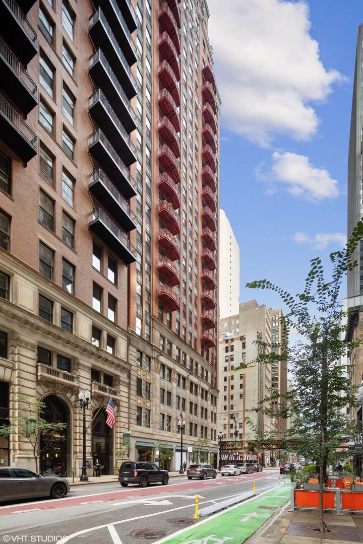 208 W Washington St. #1801, Chicago, IL 60606
