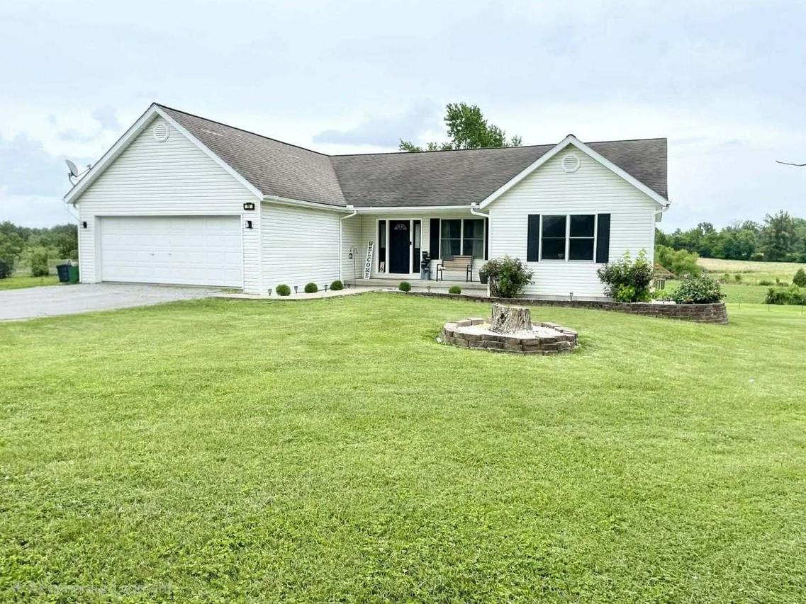 19 Gregg Ln., Harrisburg, IL 62946