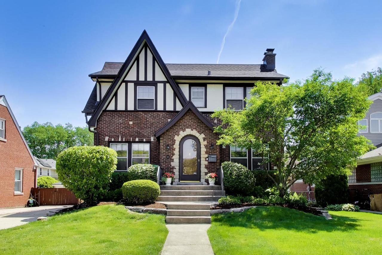 125 N Peck Ave., La Grange, IL 60525