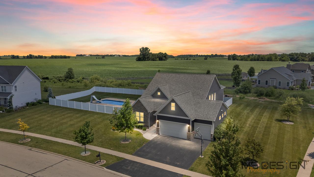 657 Brighton Way, Sycamore, IL 60178