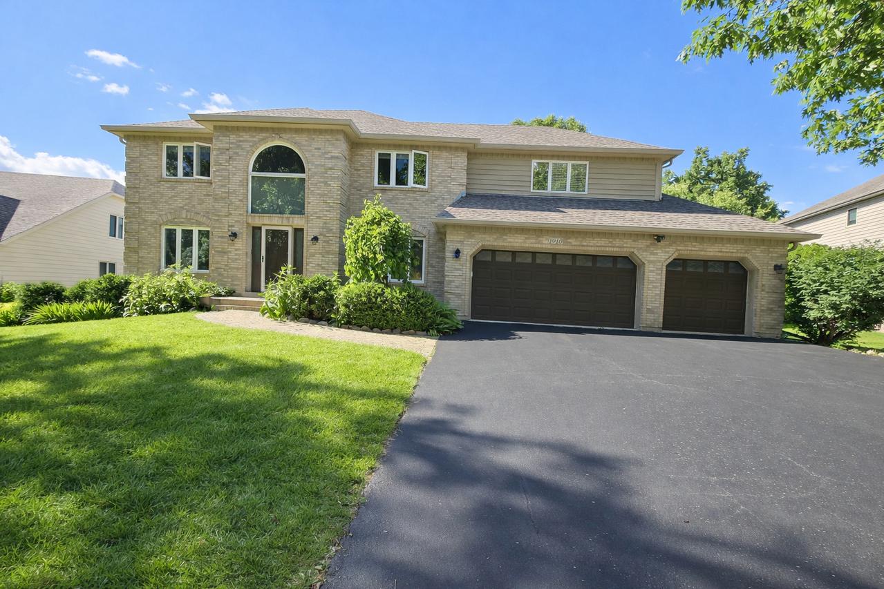 1910 Morgan Cir., Naperville, IL 60565