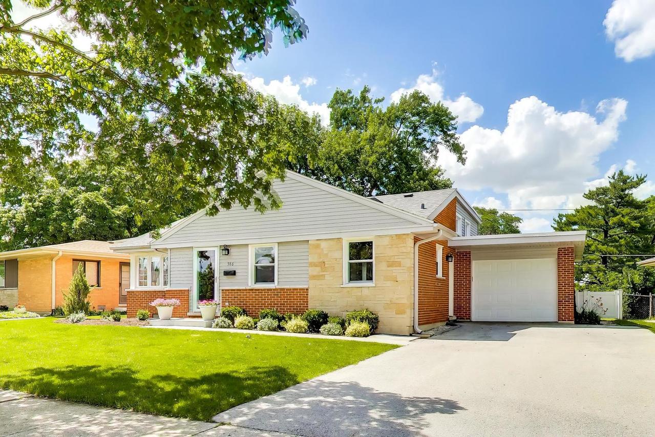 586 E Park Ave., Elmhurst, IL 60126