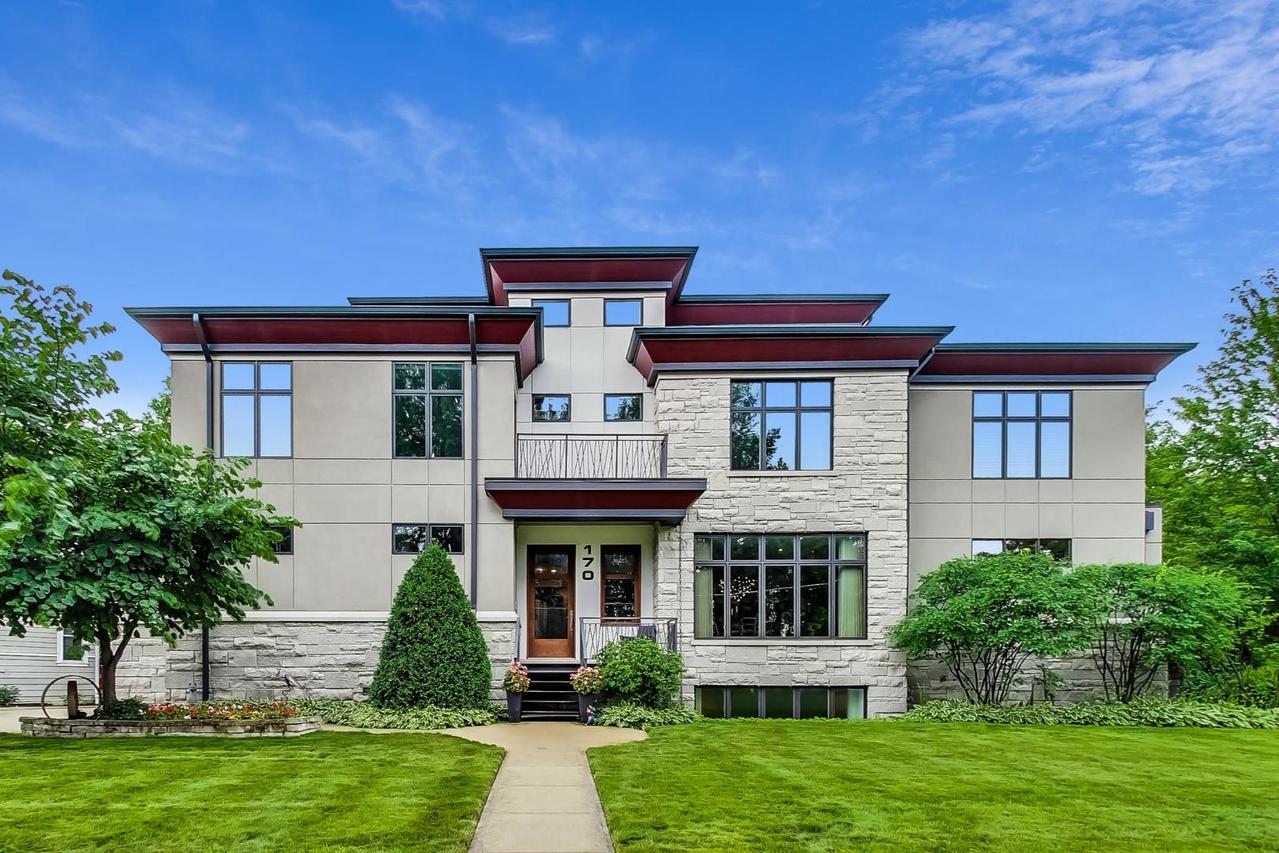 170 E South St., Elmhurst, IL 60126