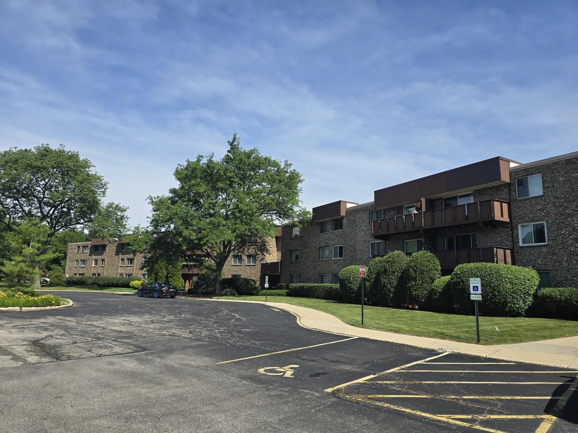 2650 Brookwood Way Dr. #223, Rolling Meadows, IL 60008