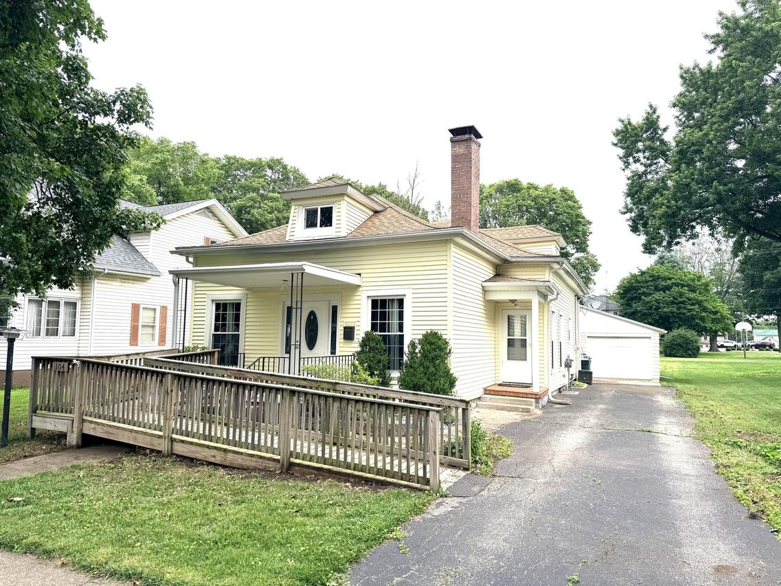 104 Gilbert St., Rossville, IL 60963