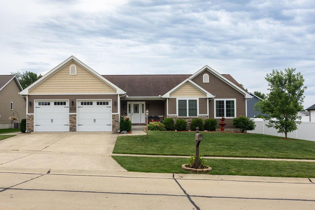 2303 Slade Ln., Mahomet, IL 61853